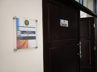 pintu ruang sidang anak