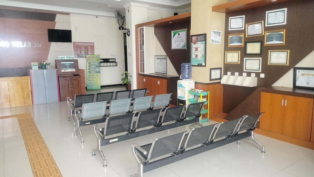 r tunggu sidang